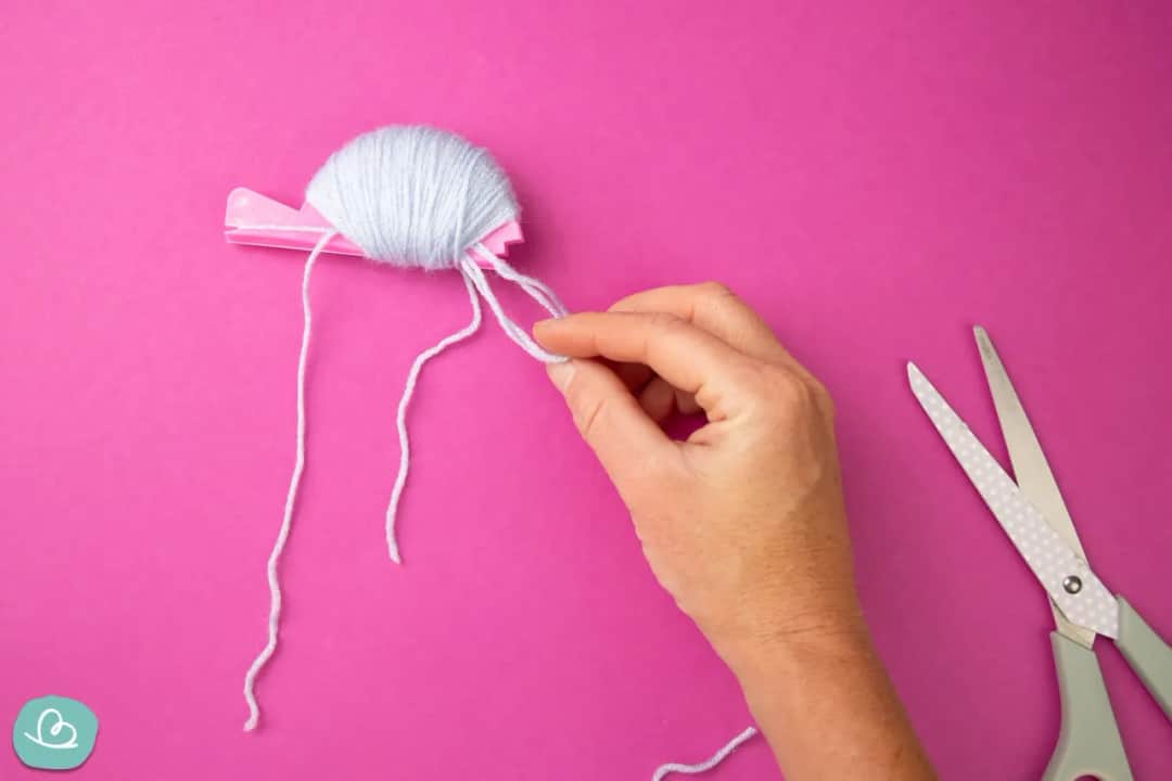 DIY Bommel für Mützen: So gelingen Ihre Pompons perfekt!